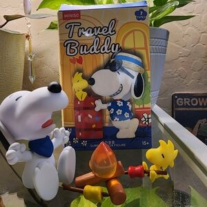 Miniso Travel Buddy Figurine Set (Around Campfire)